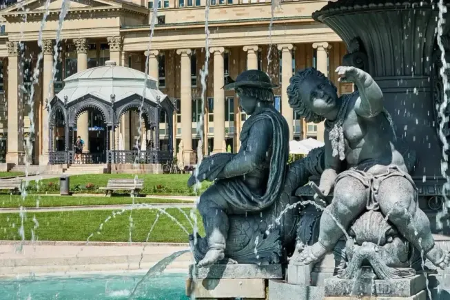 Schlossplatz in Stuttgart – Symbolbild für 24-Stunden-Pflege und Betreuung in Stuttgart